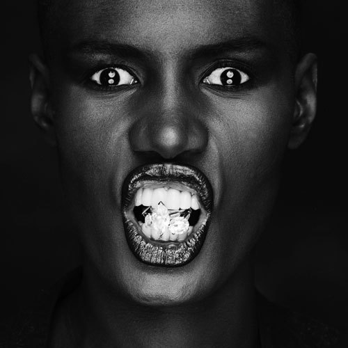 Ca C'est Saveur! : Grace Jones - Pull Up To The Bumper