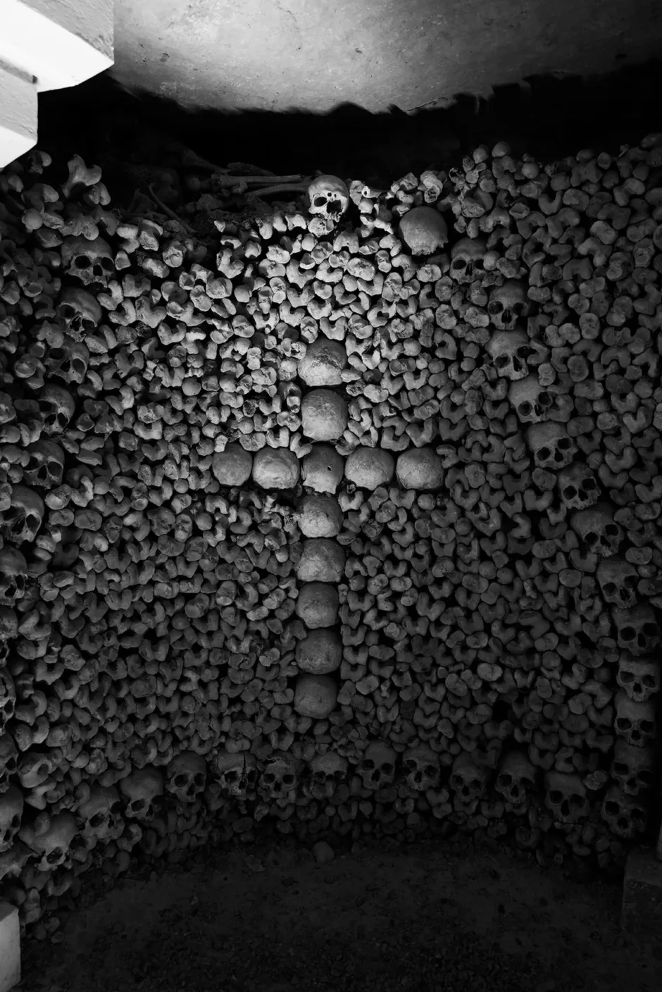 Queens Of The Stone Age - Alive in the Catacombs - Sodwee.com