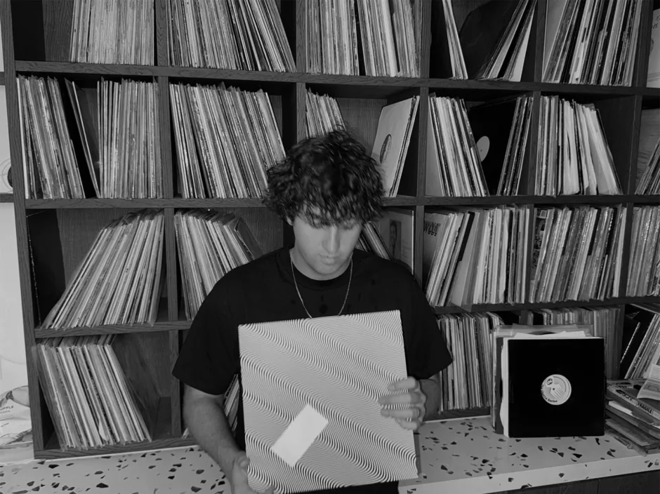 Jamie XX - In Waves - Sodwee.com