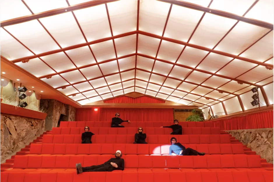 LEISURE - Welcome To The Mood - Sodwee.com