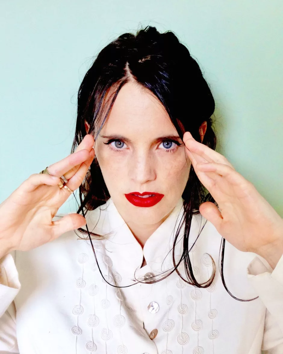 Anna Calvi & Perfume Genius - I See a Darkness - Sodwee.com