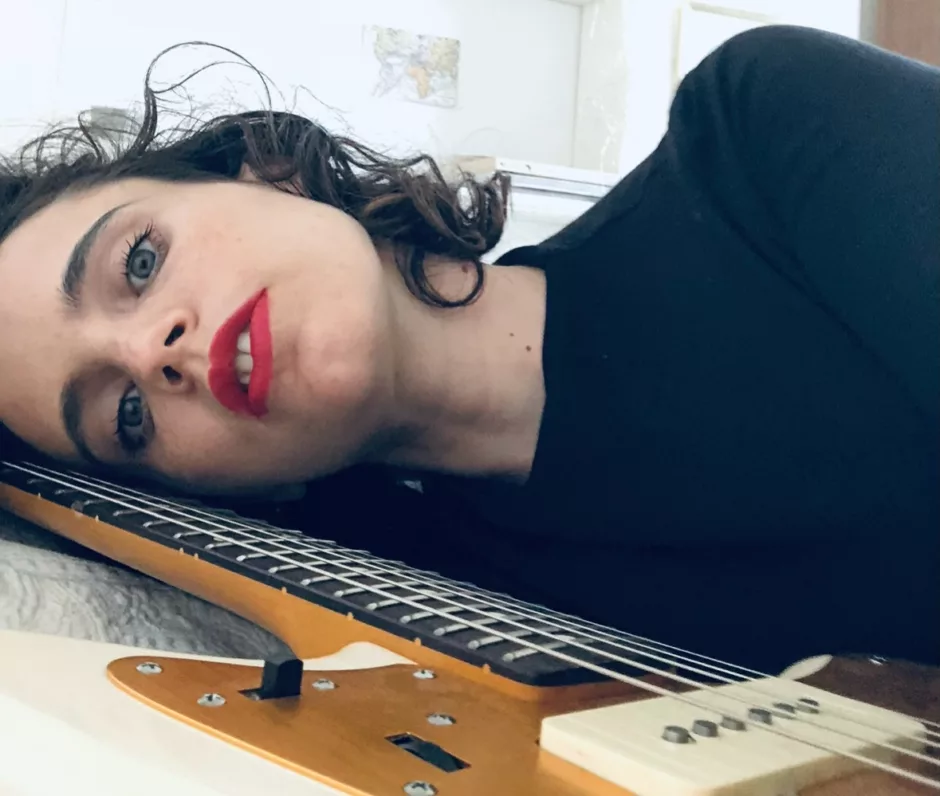 Anna Calvi & Perfume Genius - I See a Darkness - Sodwee.com