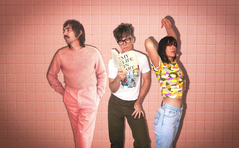 American Lips - On Strikes! - Sodwee.com