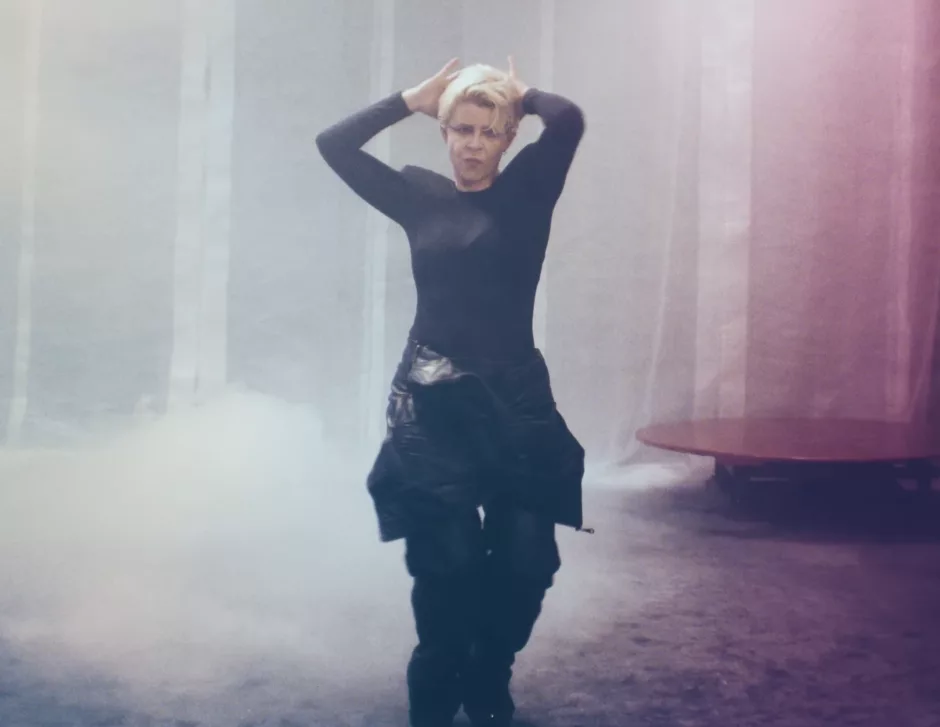 Robyn - Talk To Me - Sodwee.com