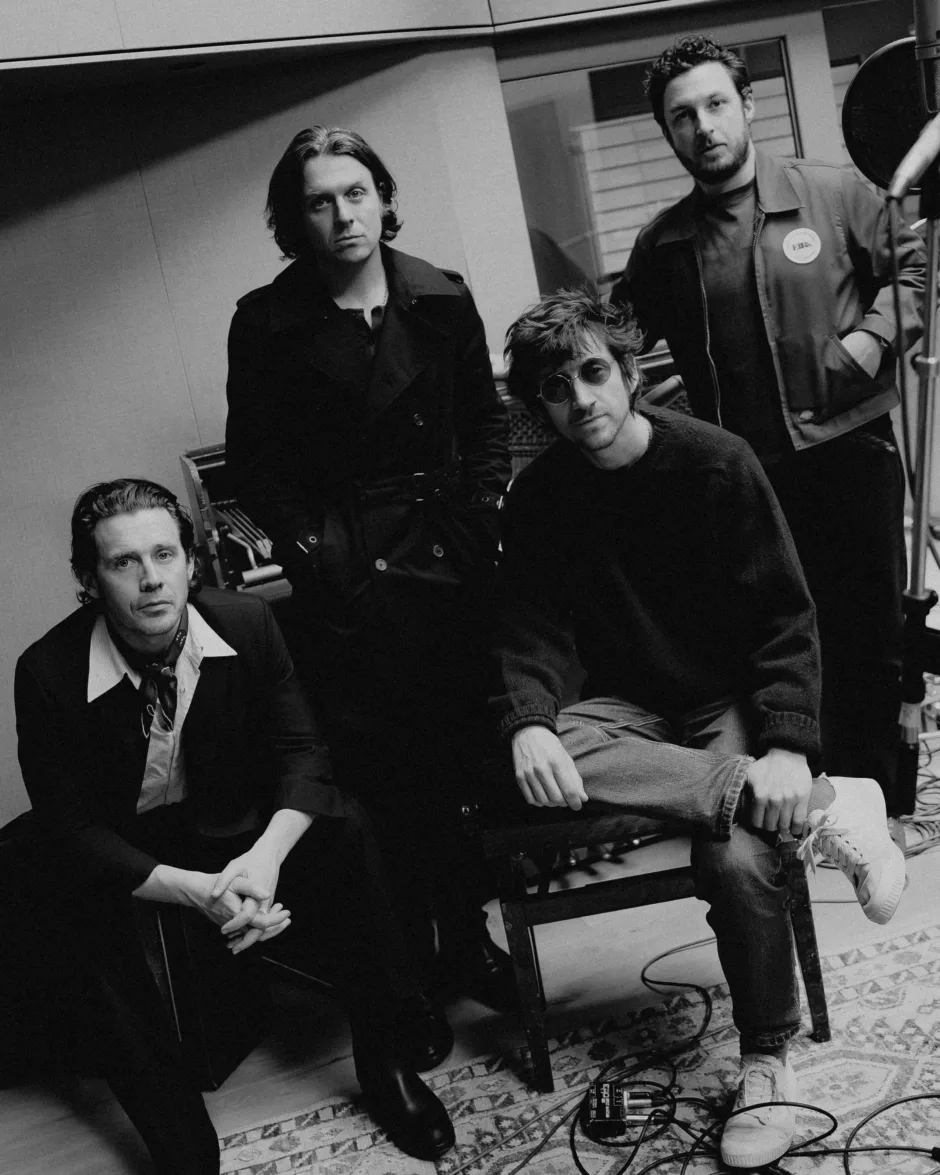 Arctic Monkeys - Opening Night - HELP(2) - Sodwee.com