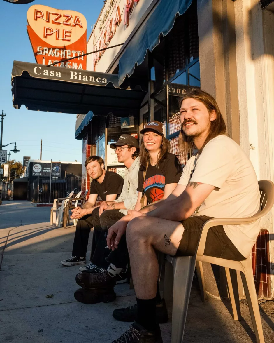 Ratboys - Singin' to an Empty Chair - Sodwee.com