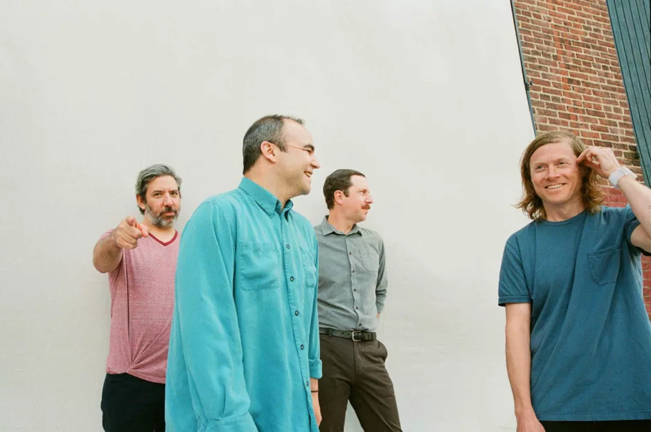 Future Islands - From A Hole in The Floor - Sodwee.com
