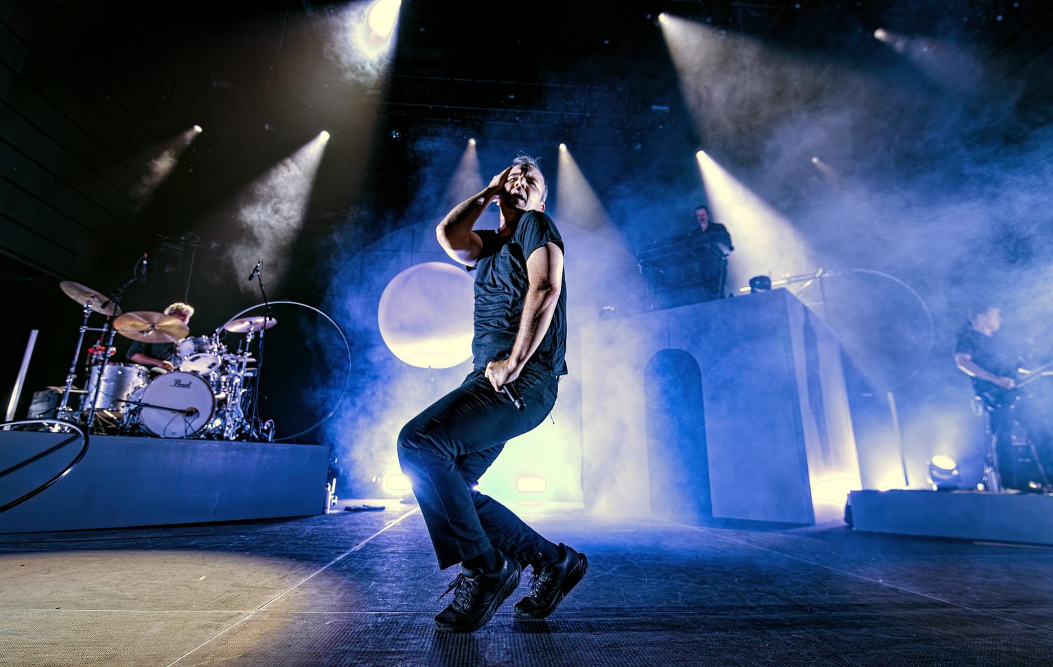 Future Islands - From a Hole in the Floor to a Fountain of Youth | Sodwee