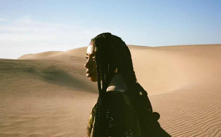 Dua Saleh - Of Earth & Wires - Sodwee.com